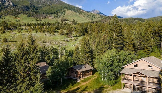 Montana Mountain Lodge Retreat