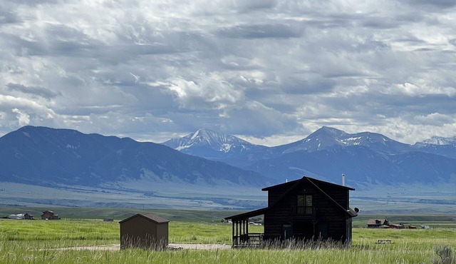 Montana Prairie Cabin