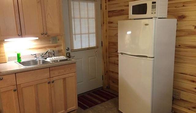 Montana's Yellowstone Bear Den- Small/Simple Efficiency Apartment