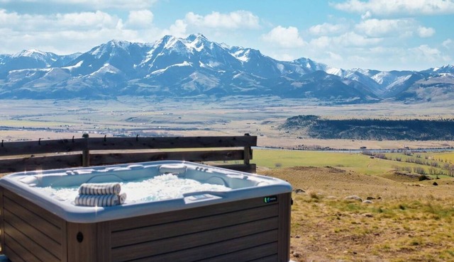 Montana Views Worth the Trip Hot Tub 25 Acres