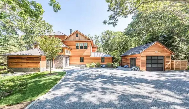 Montauk modern beach home 7-bedroom, 5-star amenities, heated pool & hot tub