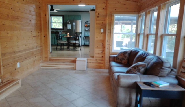 Montauk Oasis-1mi to Montauk State Park with Hot Tub