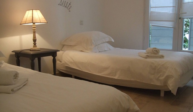 MONTAUROUX 30 mn to Cannes flat on the ground floor in a standing propertie