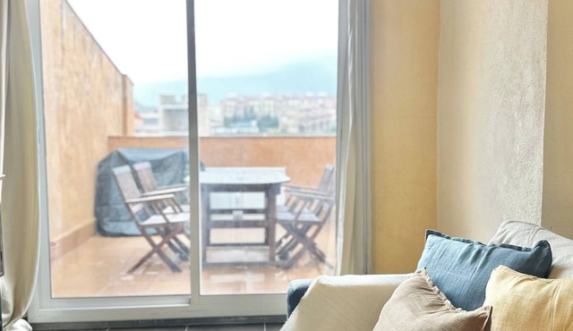 Montblanc - Sleeps 4 - Parking - City Centre