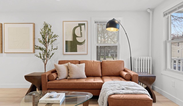 Montclair 2BD/1BA Parking, Laundry, Workspace