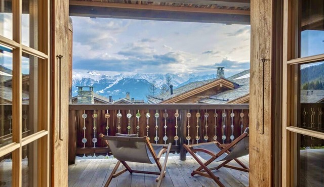 MONTCLAIR HOME - Four Bedroom Apartment, Sleeps 8