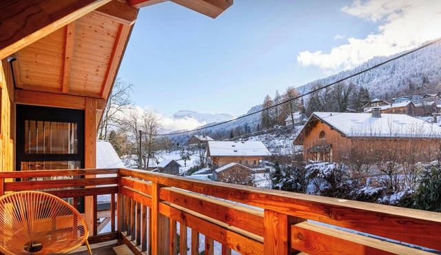 MontCriou - ski-in, ski-out apartment for 10 near Samoëns - OVO Network