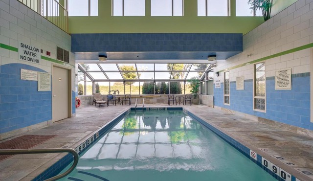 Monte Carlo Inn Barrie - Newly Renovated