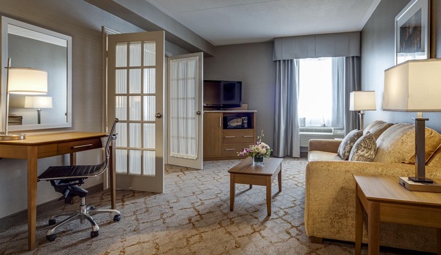Monte Carlo Inn Vaughan Suites