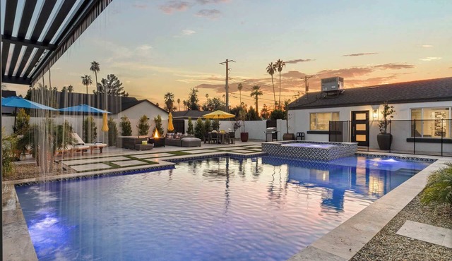 Montecito Luxe: 3-Villa Retreat w/Pool Courtyard