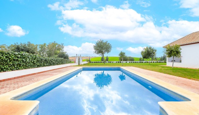 MONTECRISTO 4- Charming loft with shared pool and free Wi-Fi