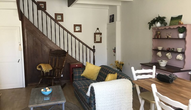 Montemboeuf - Cottage - Sleeps 2 - Parking