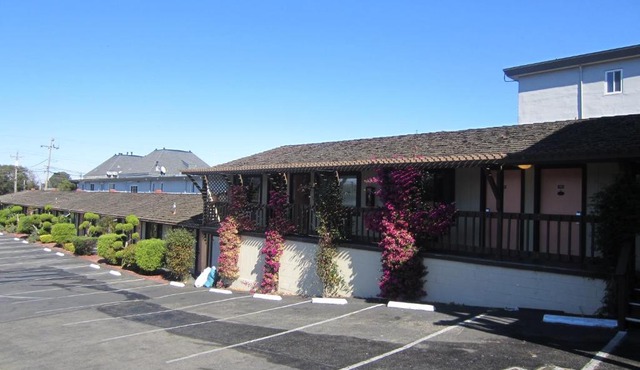 Monterey Fairgrounds Inn