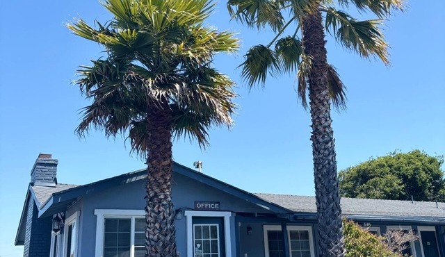 Monterey Fireplace Inn