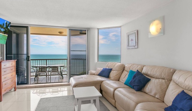 Monterey Lodge Unit 10, 27 Warne Terrace. Kings Beach