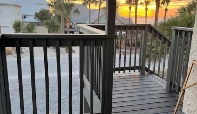 Monterey Motel - Beach Cottage 6 at Beach Access 8. Large Pool. Newly Remodeled.