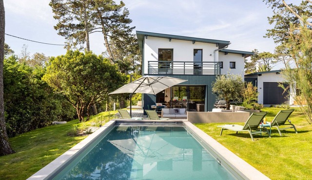 MONTEREY- Villa, Pool, Chiberta Anglet - BARNES