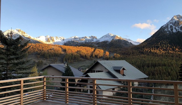Montgenèvre 05100 Loue Chalet 12 Couchages - 5 Chambres 5 SdB - Sauna Salle Jeux