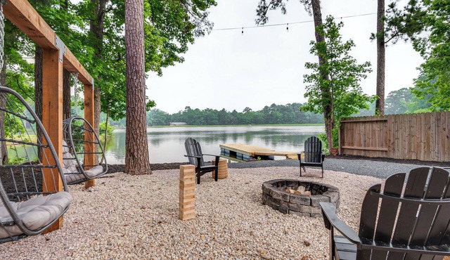 Montgomery Home w/Pond Access, Fire Pit & More!