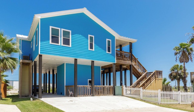 Month Long Rates 3 Bedroom & Pets