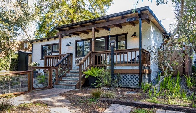 Month long rental - beautifully remodeled cottage