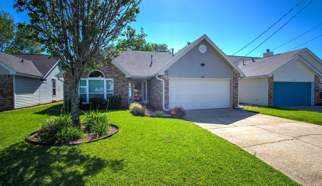 Month Stays Available | Close to Hurlburt Field, Navarre & Okaloosa | Dogs Ok |Fenced Yard |Foosball
