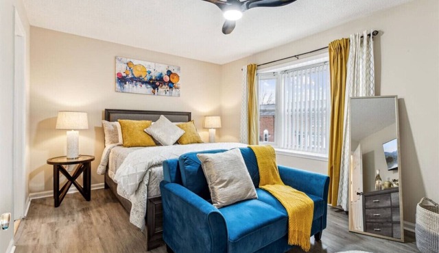 Monthly Central Condo, 10 min to Beach