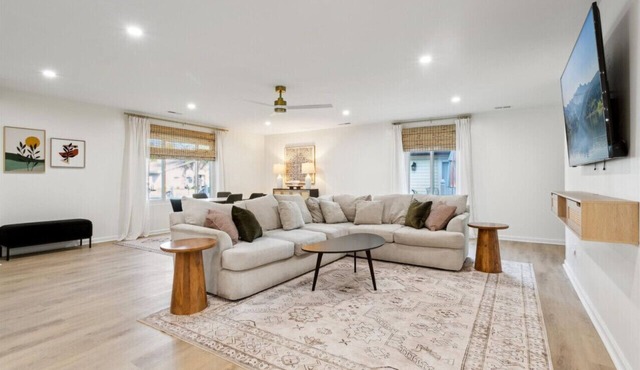 Monthly, Dog-Friendly home at Orange Blossom