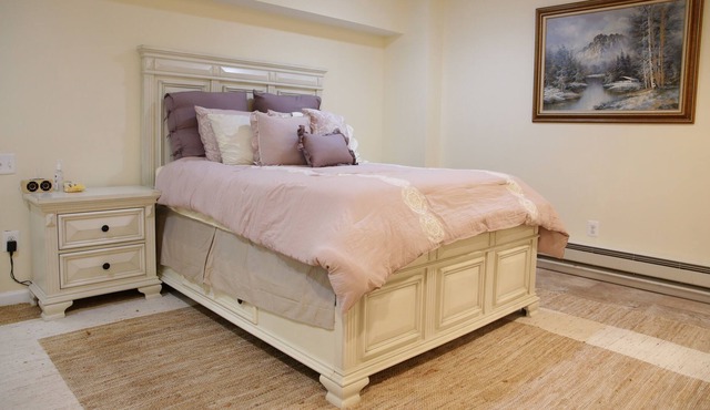 Monthly rent in Monroe