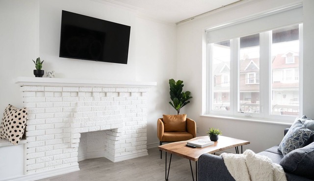 Monthly Rental 1 Bed 1 Bath Midtown Toronto