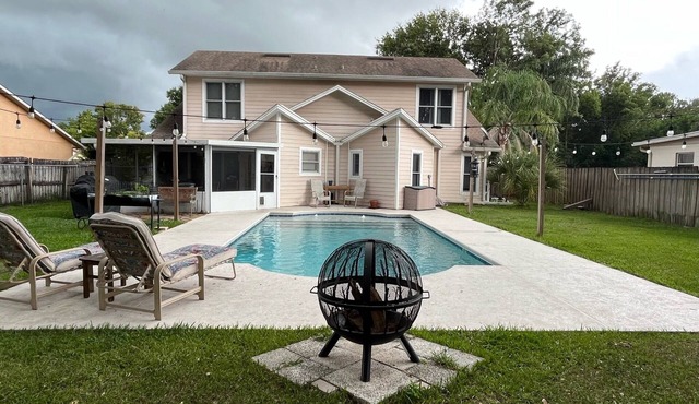 Monthly Rental: Lakeshore Home w/Private Pool. Easy access to Theme Parks.