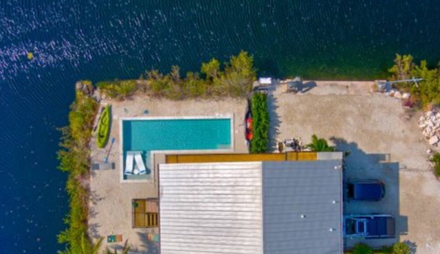 Monthly rental lap pool 40 ft dock wDavitz