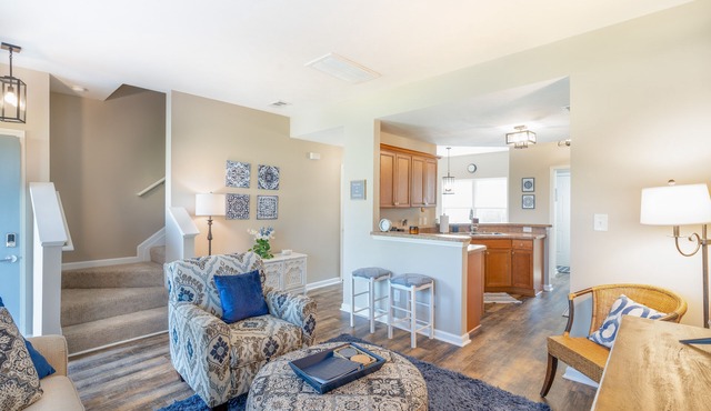 Monthly rental Madison Townhome 2/2.5- close to Arsenal Gate 7, Town Madison