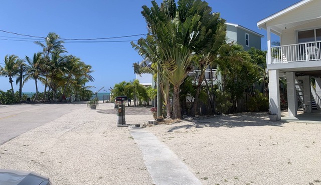 MONTHLY Rental ONLY!!!!! Private Sea Wall on Canal-Book Now!