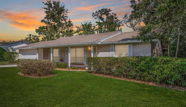 Monthly Stay Available |Family Friendly |Old Florida Style Home |Pet Friendly |Fenced Yard |FirePit