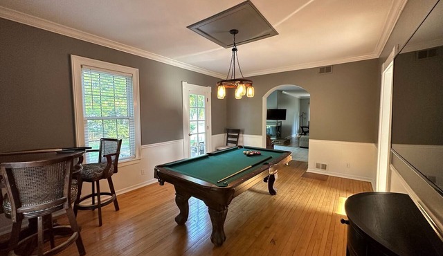 Monthly Stay~Pool Table~Backyard & Firepit~King Bd~WiFi~Spacious