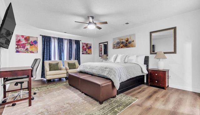 MONTHLY STAYS- Modern, Updated 5- Bedroom Brick Home