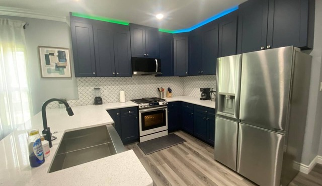 MONTHLY STAYS-Spacious 5-Bedroom Retreat in Collierville – Ideal for Groups!