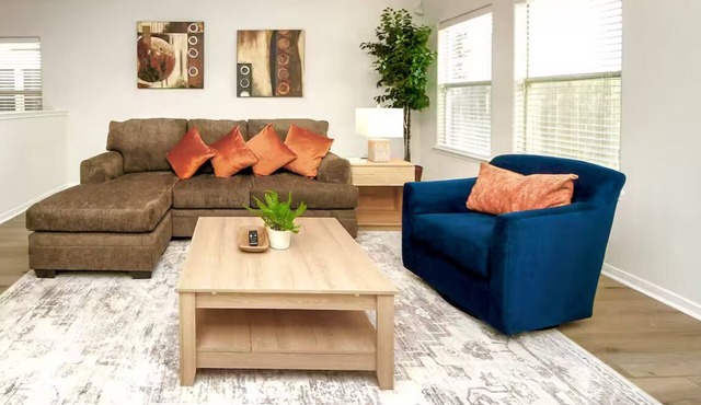 Monthly & Weekly Discounts ▪ Near Airport ▪ Garage ▪ Full Kitchen ▪ Spring Klein