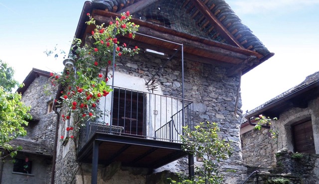 Monti & Lago - Rustico in the historic center of Verscio, Centovalli
