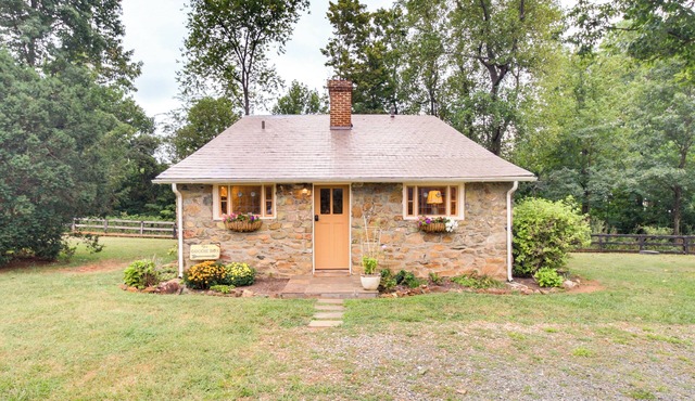 Monticello Wine Trail Cottage - Close to Hiking!