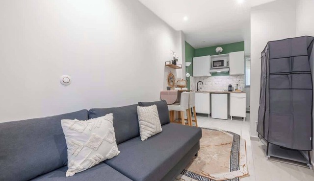 Montmartre : Studio Mid-Term at 5min-Sacré-Coeur