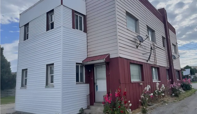 Montpelier’s Hideout 25 to Lake