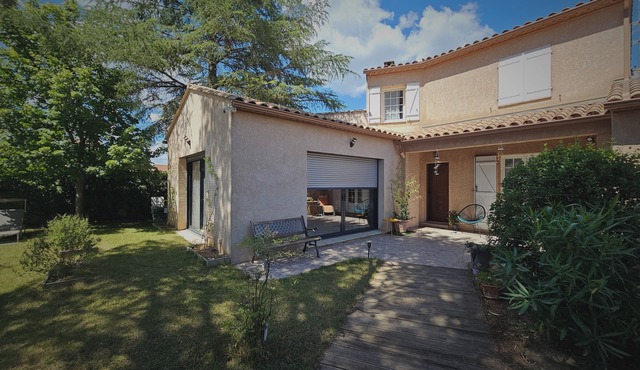 Montpellier, la Mer, L'arrière Pays Héraultais, des Vacances Familiales au Calme