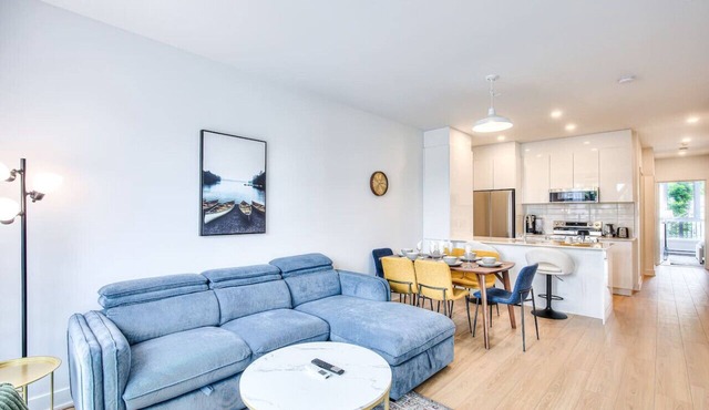 Montreal`s Guest Palace in a 2bedroom Apartment