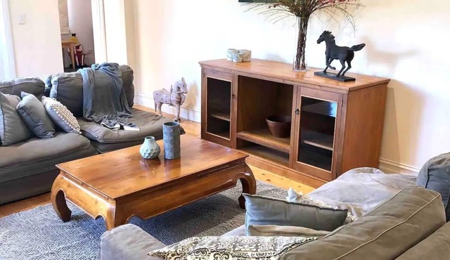 Montreux on High Country Feel 5 minutes from CBD