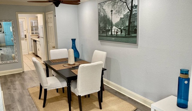 Montrose Hist Dist - CharmAzure 2 Br/1Ba w W/D apt