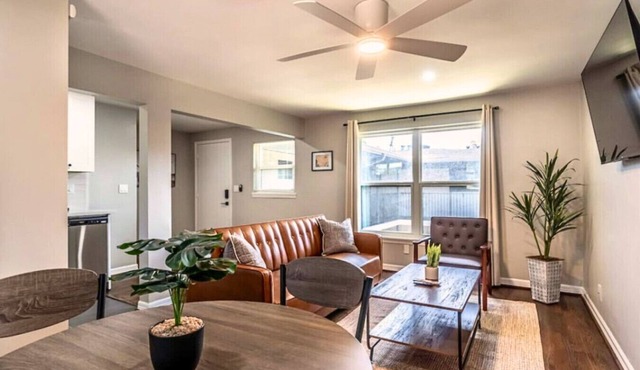 Montrose Spot with 1BR and free Parking