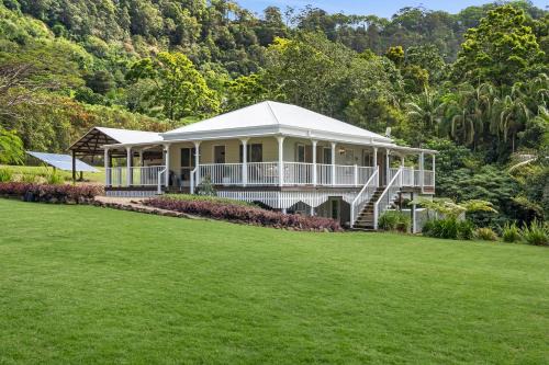 Montville Retreat offgrid luxury