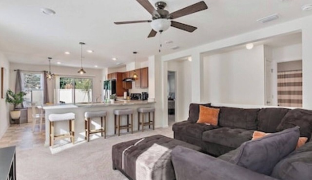 *Montward preserve way retreat* WiFi Near,Airport & Zoo